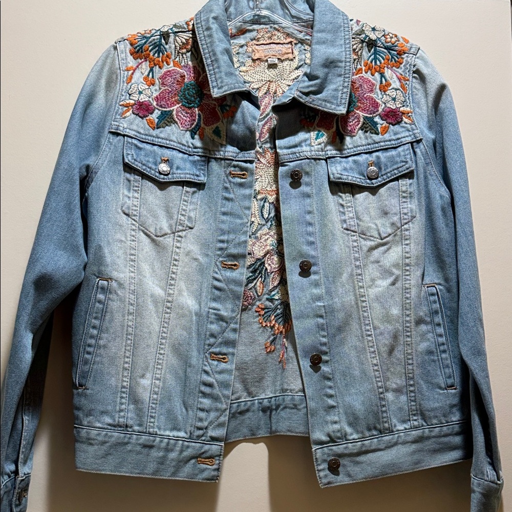 NWOT Johnny Was “Workshop” Floral Embroidered Jean Jacket Size Medium - Picture 2 of 8